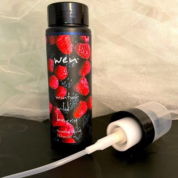 SOLD -WEN New/Never opened 7.5oz Moisturizing mouse. Pump incl. 3 sep fragrances - Picture 2 of 6